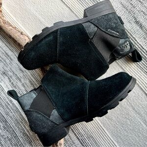 Sorel Girl’s Emelie Chelsea Suede Booties